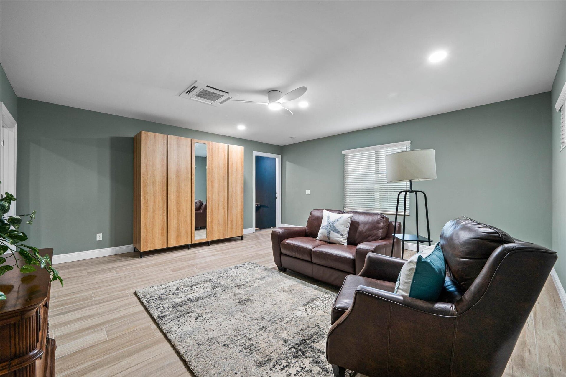 Residence photo 51