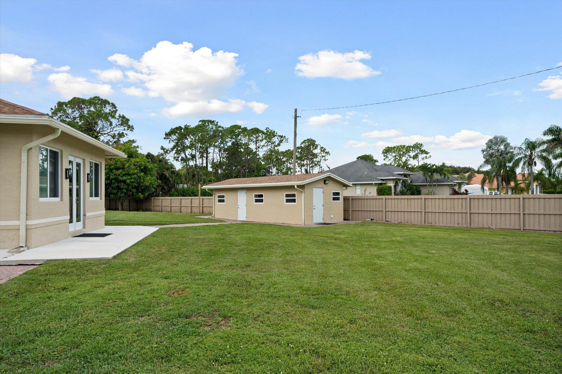 Residence photo 53