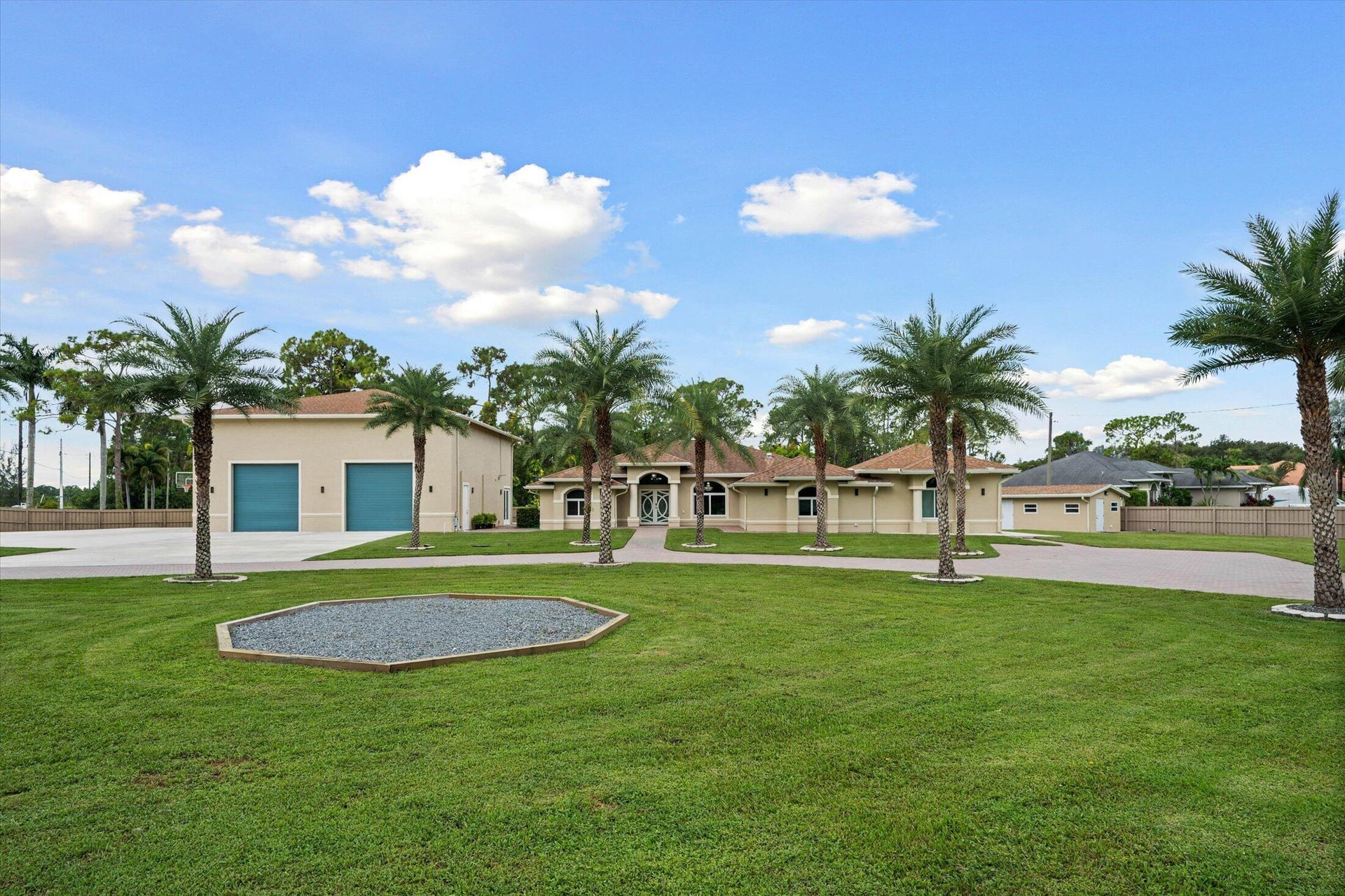Residence photo 56