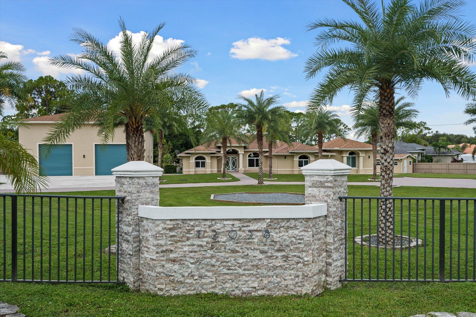 Residence photo 57