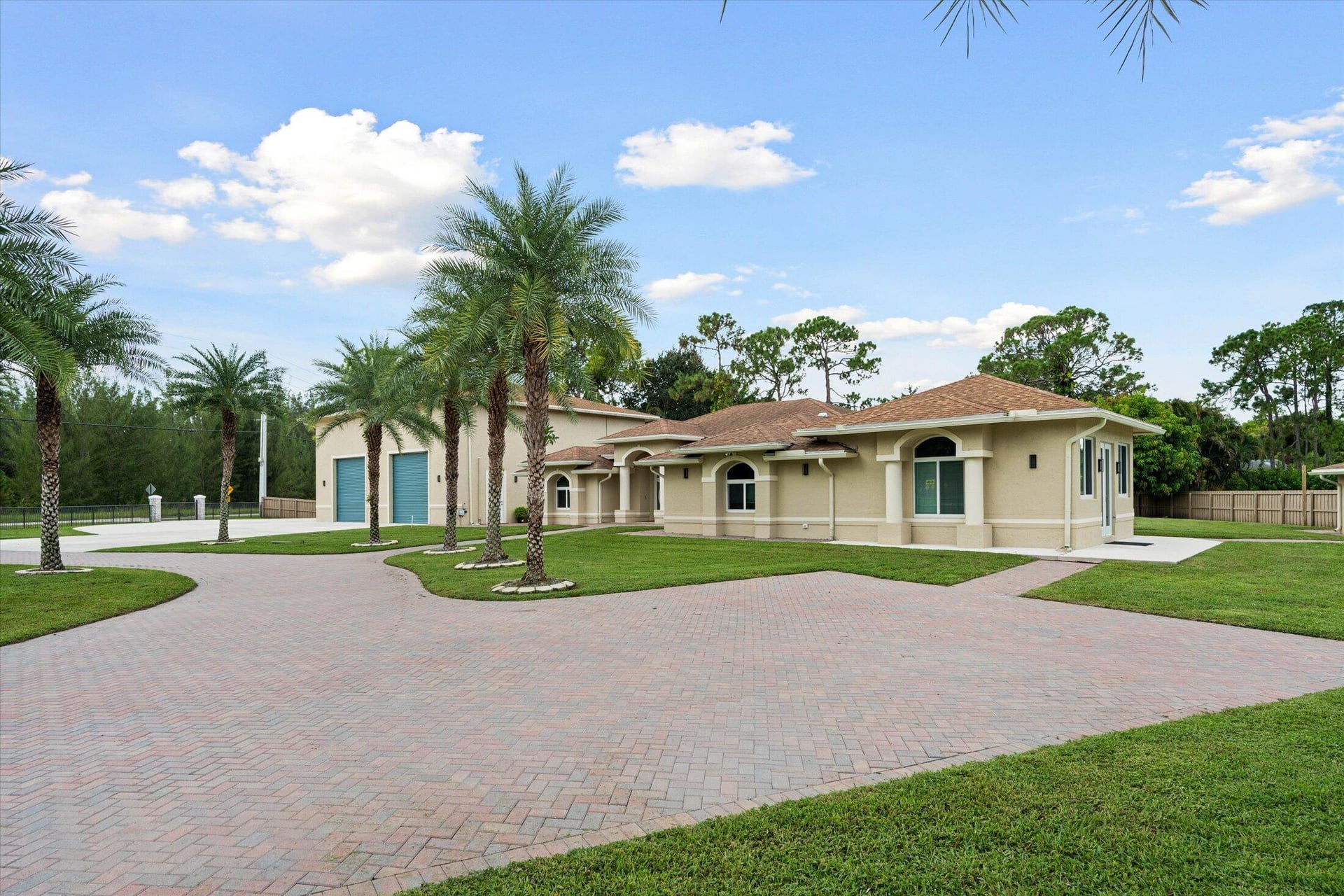 Residence photo 60