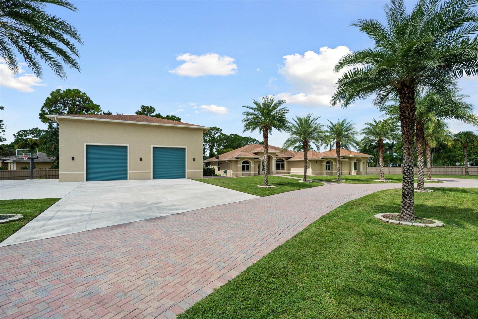 Residence photo 62
