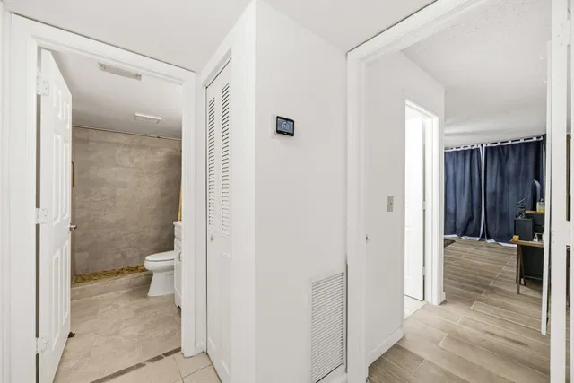 Unit 1070 photo 14