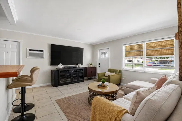 Residence photo 5