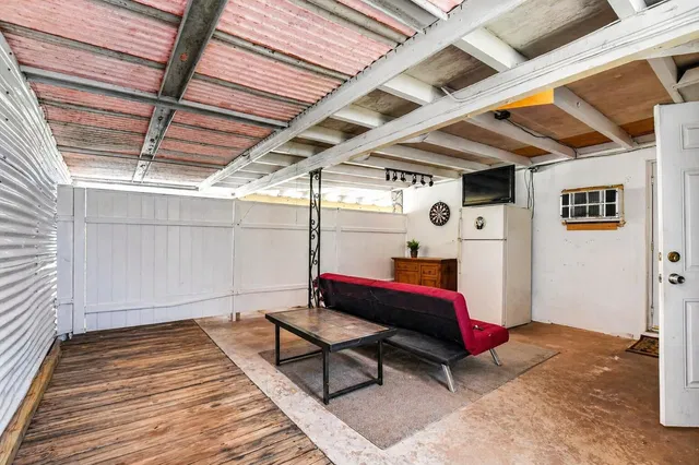 Residence photo 8