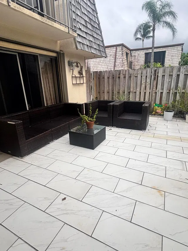 Residence photo 2