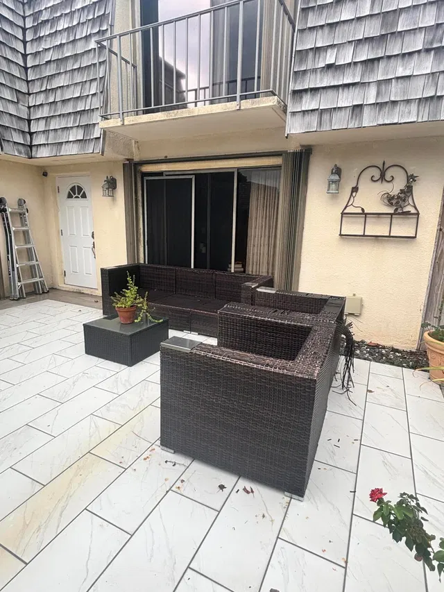 Residence photo 3