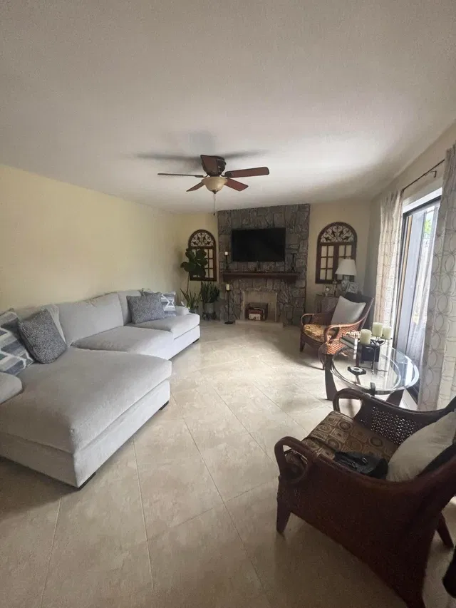 Residence photo 5