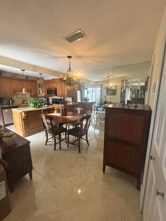 Residence photo 32