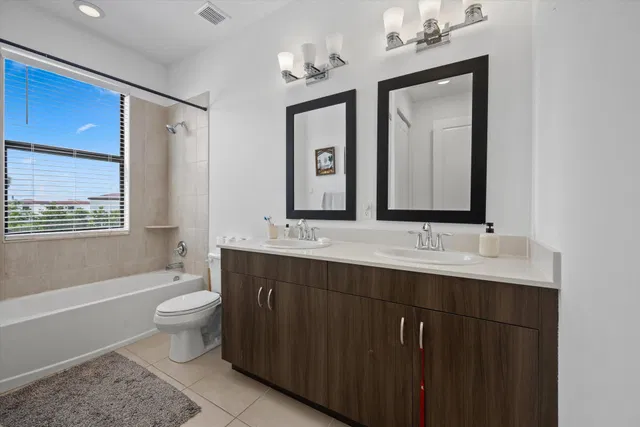 Residence photo 26
