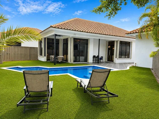 Residence photo 2