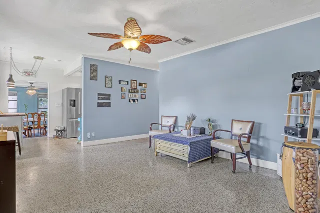 Residence photo 5
