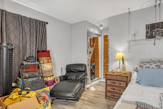 Residence photo 32
