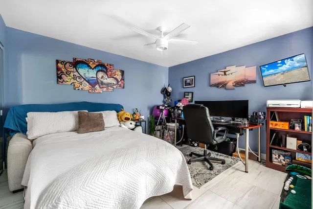 Unit 9802 photo 12