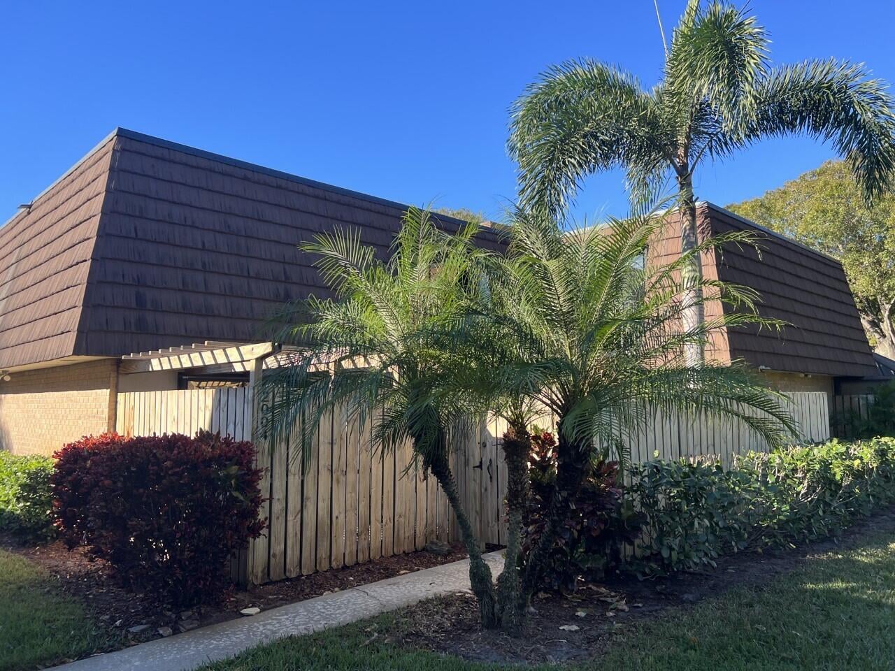Residence photo 2