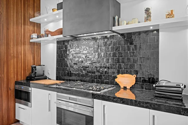 Residence photo 16