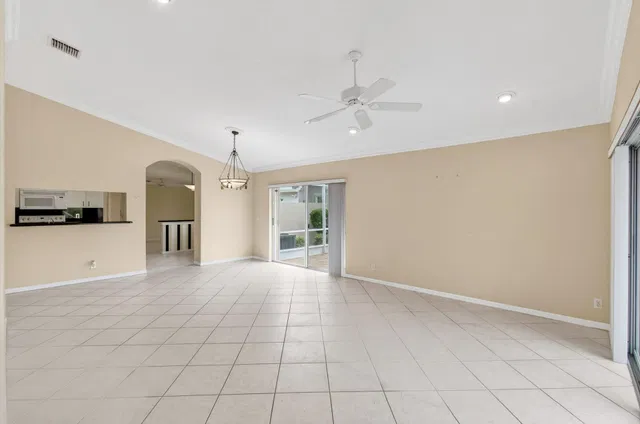  Residence photo 16