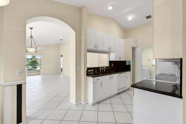  Residence photo 27