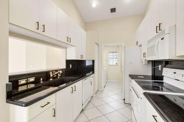  Residence photo 29