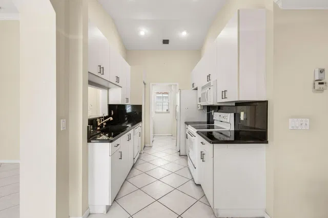  Residence photo 31