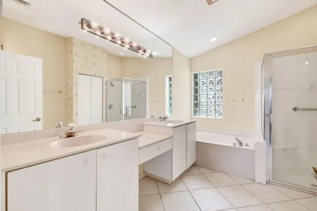  Residence photo 51