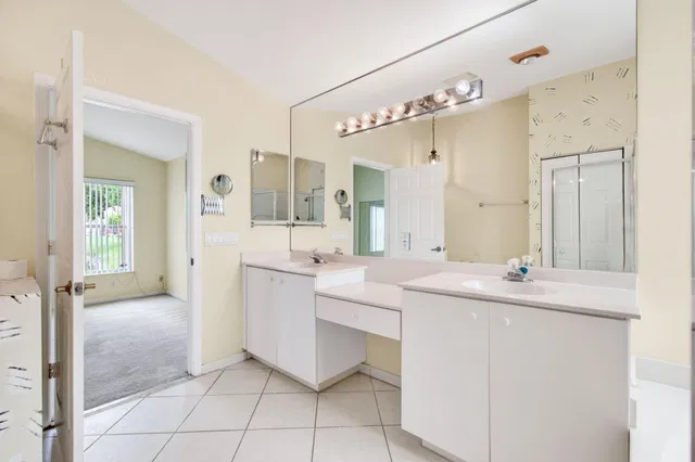  Residence photo 56