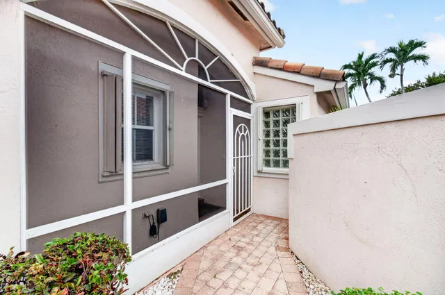  Residence photo 68