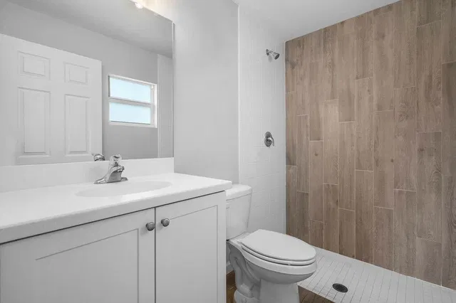  Residence photo 16