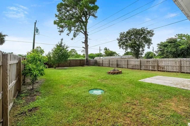  Residence photo 24