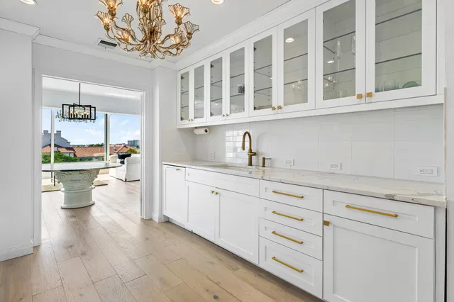 Palm Beach Towers, Palm Beach Unit 526B photo 4
