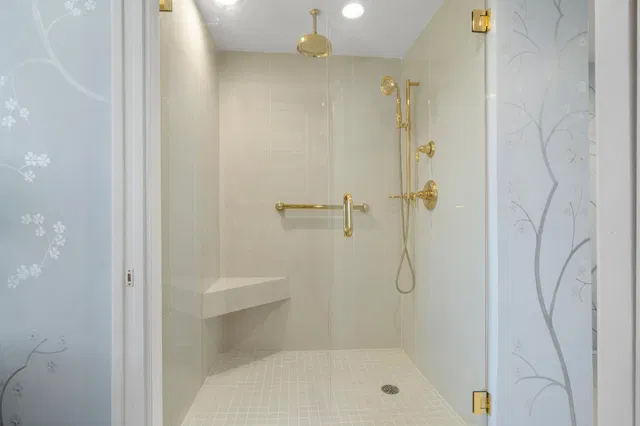 Palm Beach Towers, Palm Beach Unit 526B photo 9