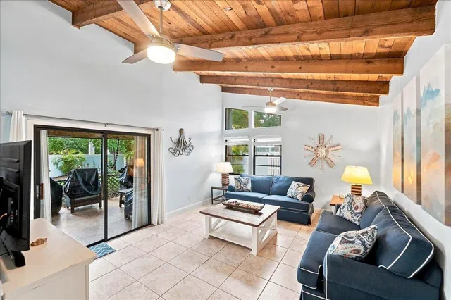  Residence photo 6