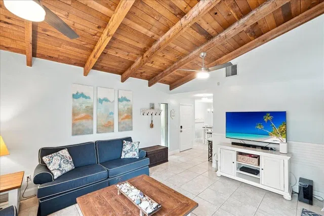  Residence photo 8