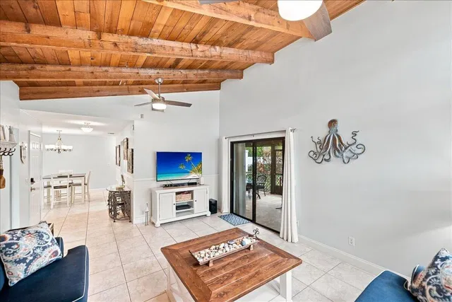  Residence photo 9