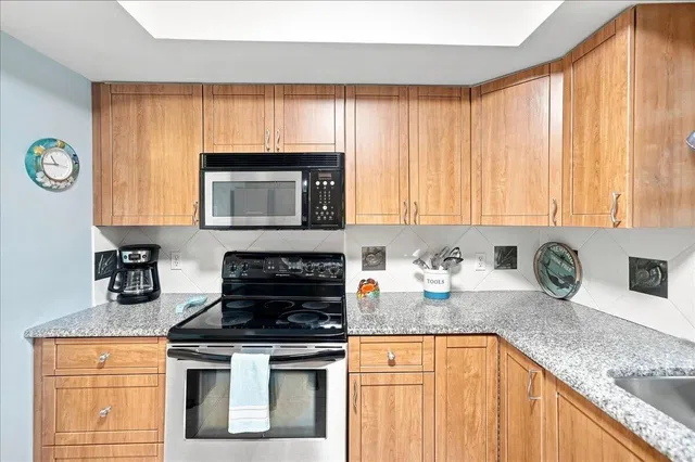  Residence photo 16
