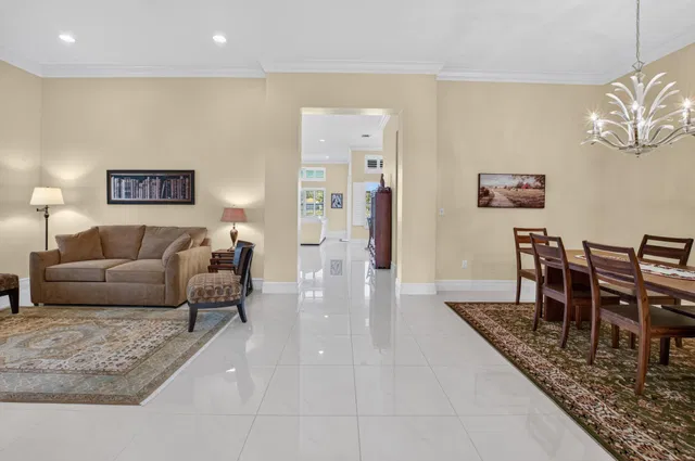 Residence photo 11