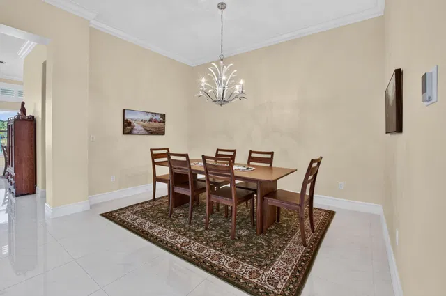 Residence photo 12