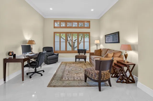 Residence photo 16