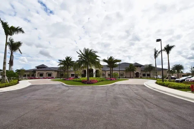 Residence photo 92