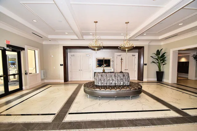 Residence photo 98