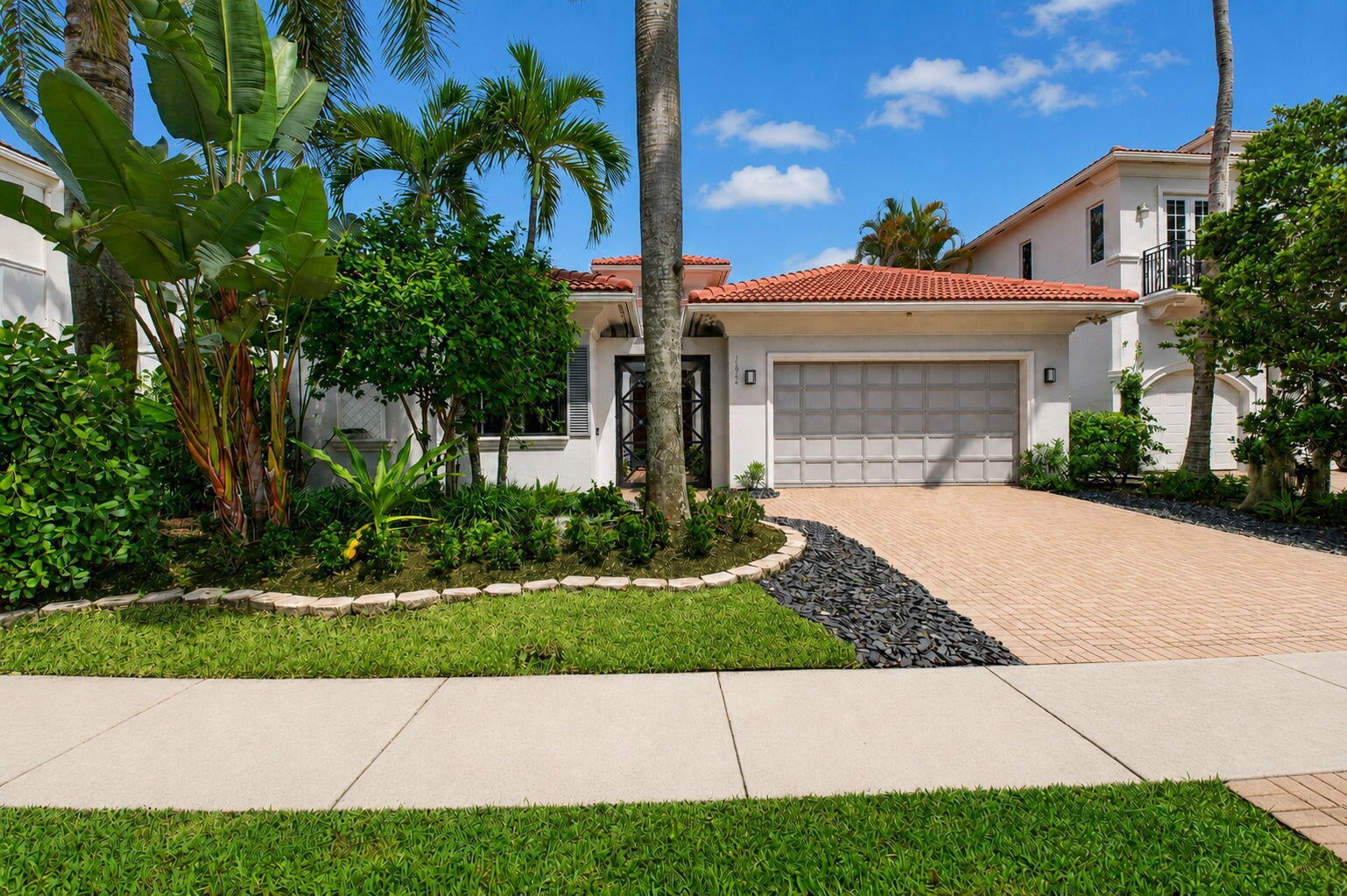 Residence photo 2
