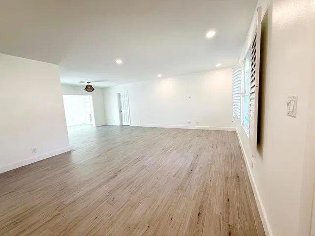  Residence photo 4