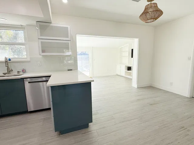  Residence photo 8