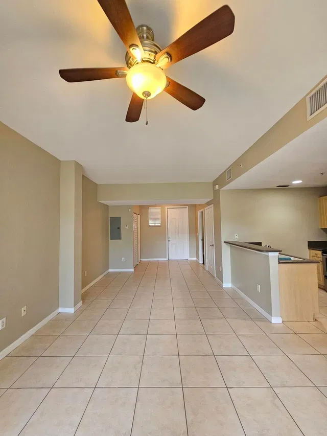 Residence photo 2