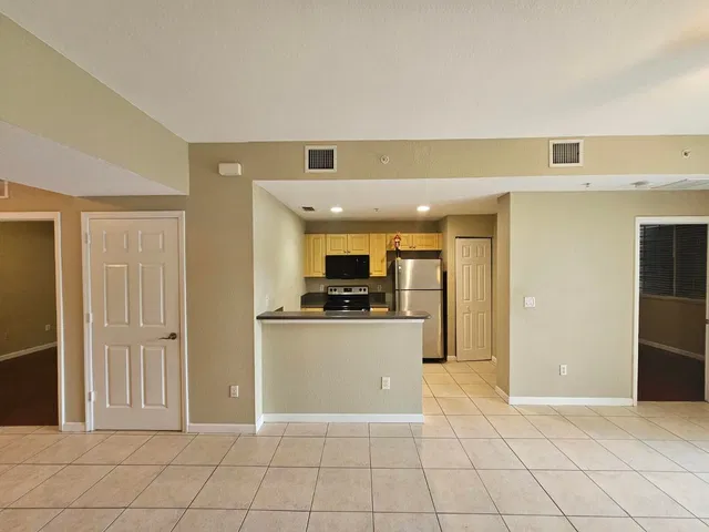 Residence photo 3