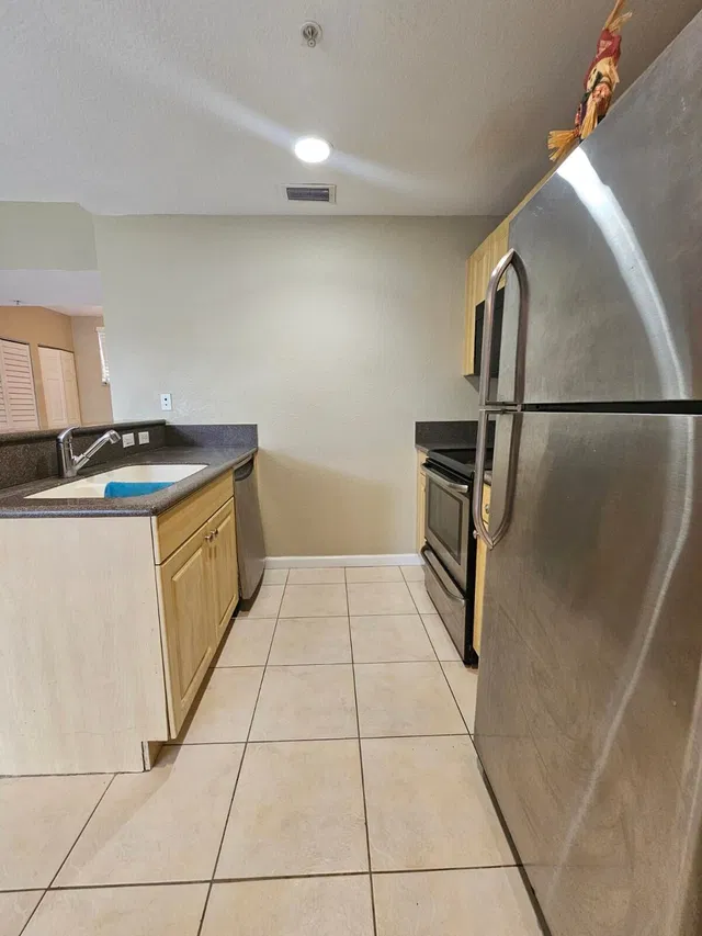 Residence photo 5