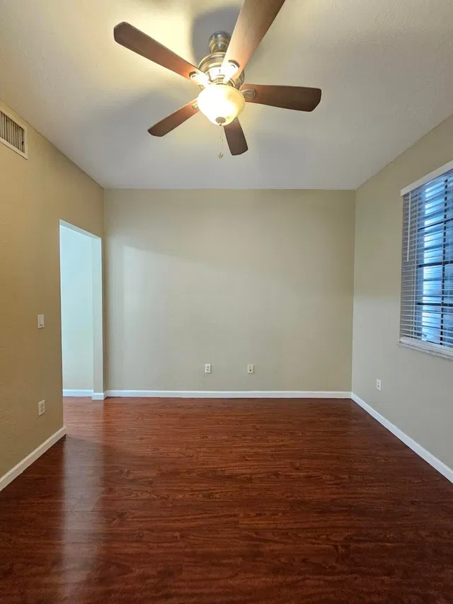 Residence photo 12