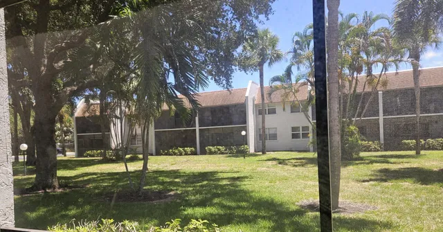  Unit 1040 photo 10