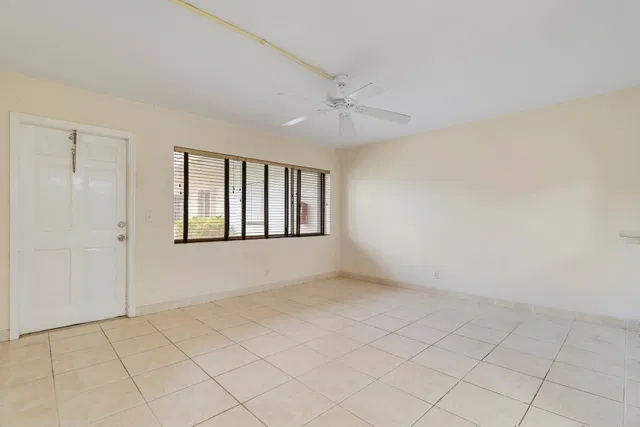 Unit 109 photo 5