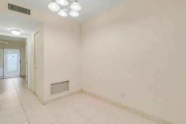 Unit 109 photo 15